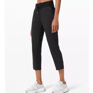 Lululemon Cropped Black Trouser Pant Size 8